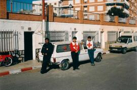 Puesto y ambulancia de la Cruz Roja en Paseo de la Sal