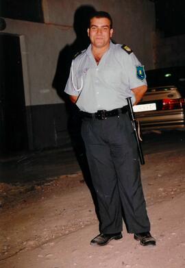 Manuel Sánchez Jorquera con uniforme de guardia de seguridad en Ifre Cazadores